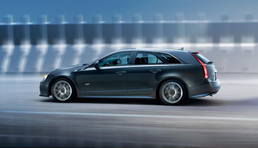  Cadillac CTS-V Sport Wagon 2011 года  (фото 69 из 73)